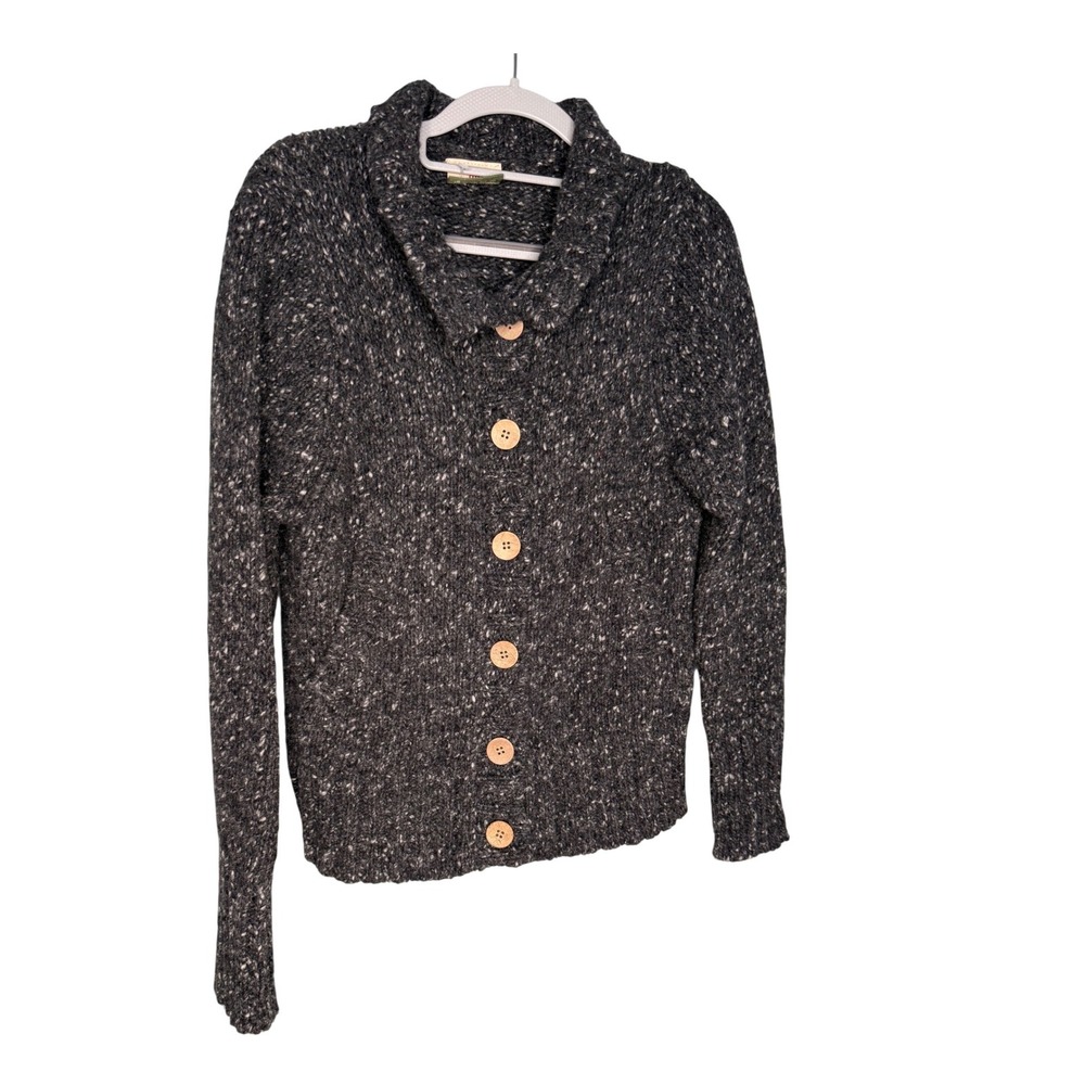 Carraig Donn Irish grey button front cardigan wool sweater